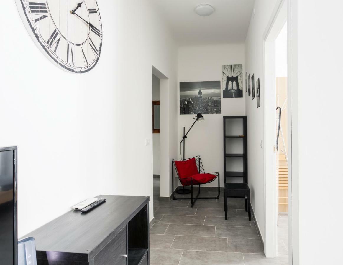 Comfortable Family Group Apartment Via Paruta Milano Exterior foto